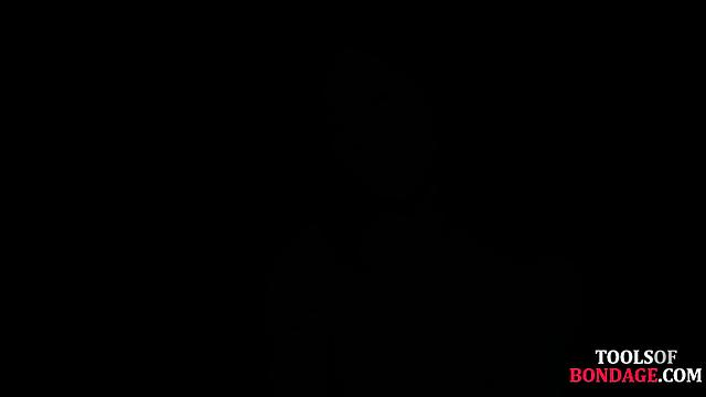 Жесткое доминирование над покорной миниатюрной шлюхой, дисциплина через боль.