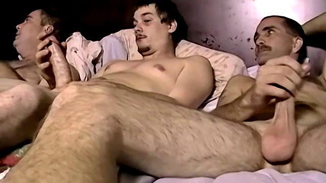 Джо и Блейз дрочат и трахаются без резинки