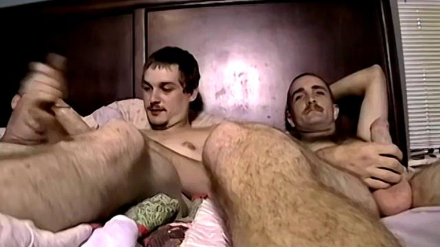 Джо и Блейз дрочат и трахаются без резинки