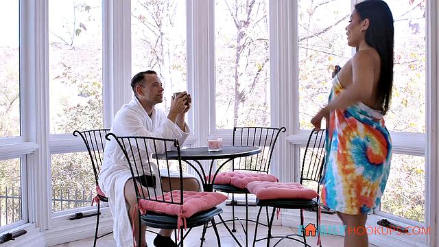 Summer Cols' stepdad fixes her plumbing issue