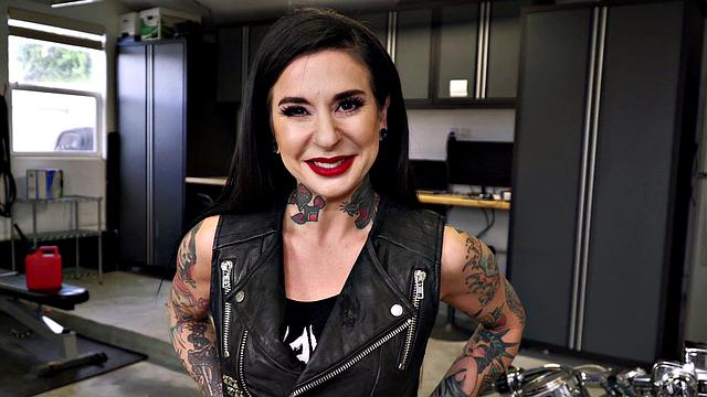 Squirting Biker Fucks The Mechanic