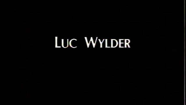 Хозяйка и хозяин ломают меня мучительными клизмами