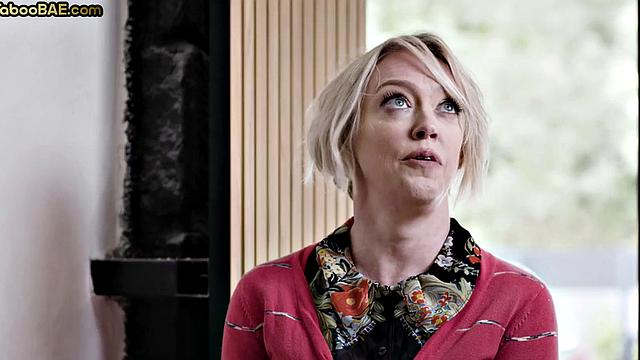 Cute babe sharing cock with bigtitted MILF in 3some