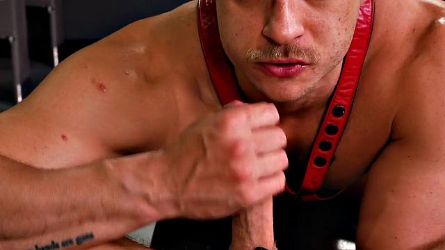 Rimjob stud fists leather BF in toilet after rimming