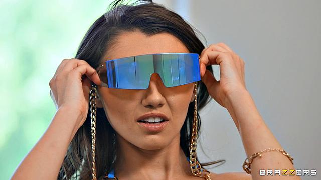 Hot Girls With Tools