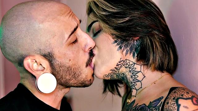 Inked girlfriend licking trans before strapon sex