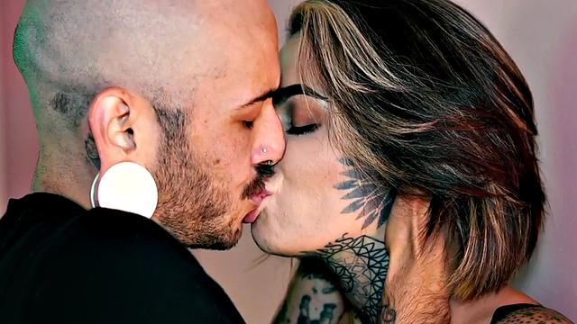 Inked girlfriend licking trans before strapon sex