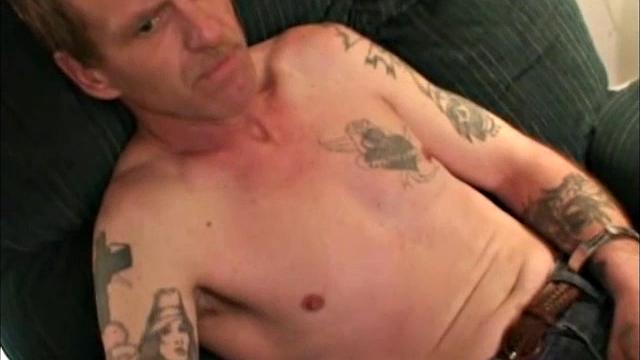 I love men like Ed. Incredibly masculine, this 43 year old guy is a mechanic and construction worker, who leads a secret life. As it turns out, when he was on a chain gang, Ed got his dikc sucked by another man, and he was hooked.