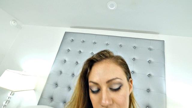 Lyra and Luscious Lips