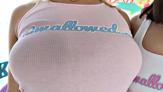 BFF Blowjob With Maya and Lily