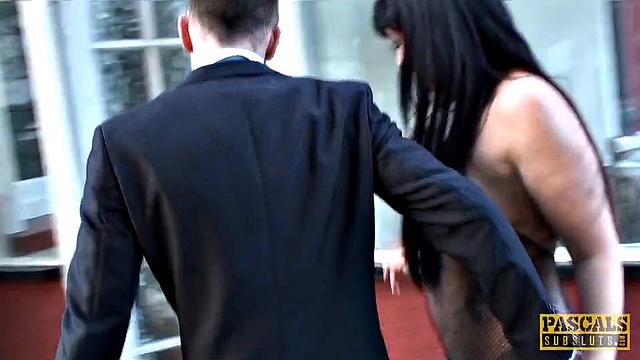 Carnivorous MILF Jessie Jo fed with Pascal's meat