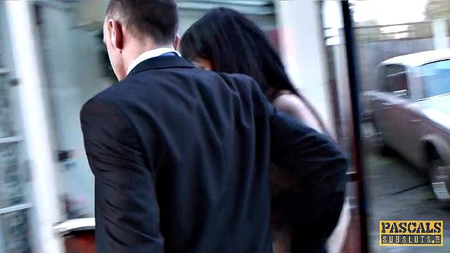 Carnivorous MILF Jessie Jo fed with Pascal's meat