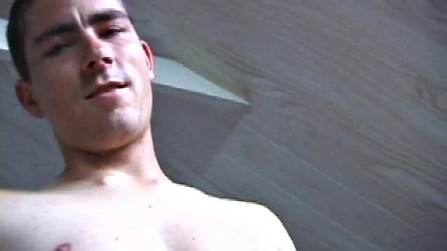 Дан не выдержал - подрочили до мощного оргазма!