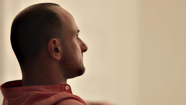 Young Verona Sky Masturbates in Front of a Guy Before Fucking Her Asshole