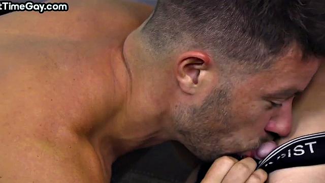 Curious hunky DILF throatfucks cutie