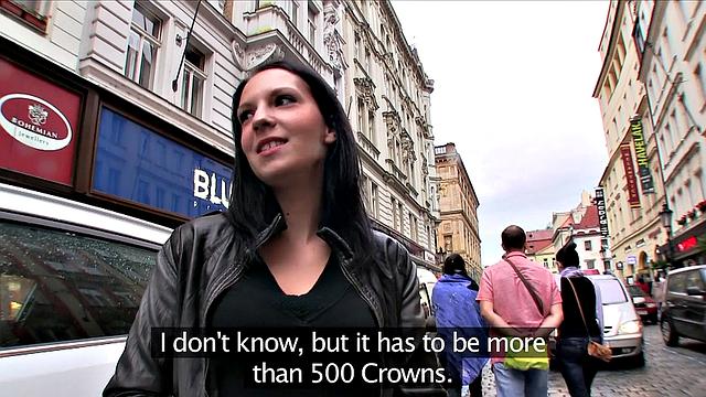 Exhibitionist Hottie Quickly Hops On Dick