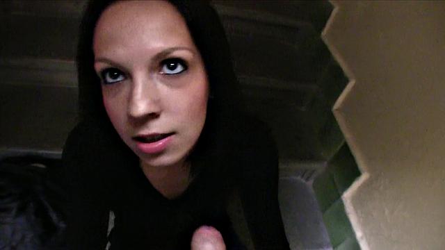 Exhibitionist Hottie Quickly Hops On Dick