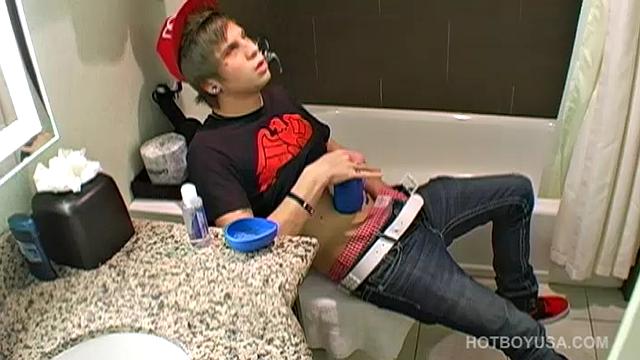 Robbie Callahan, 19 year old bundle of energy from the Dallas, Texas. Robbie, and has a girlfriend back home in Texas, but he's really a sexual creature down deep and loves everything about it.