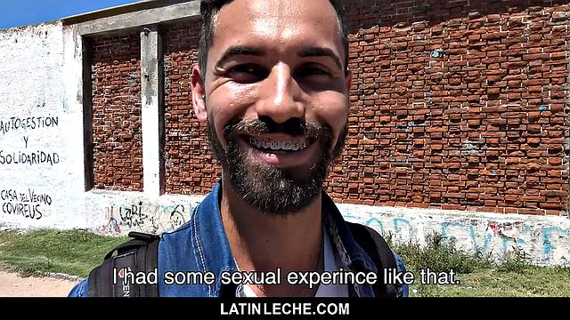 отсосал за деньги на улице и жадно сел на толстый член дома