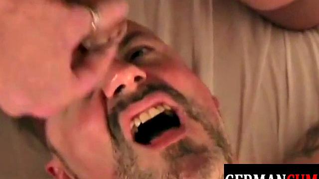 Muscular German DILFs blowing and breeding in trio