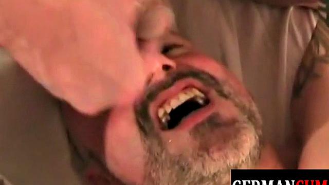 Muscular German DILFs blowing and breeding in trio