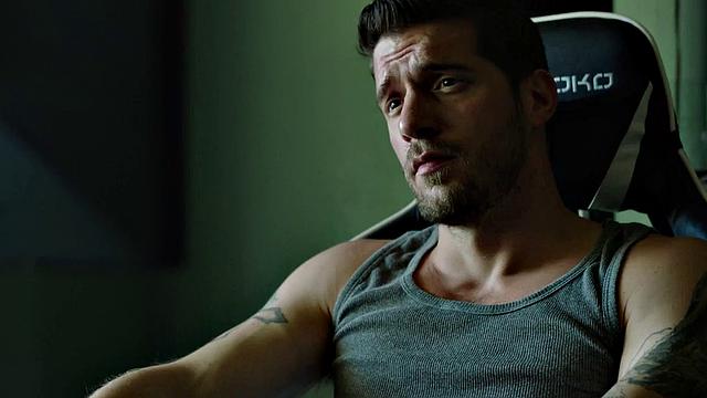 Stepbrother nails stepbro's ass outdoors and makes him beg for more