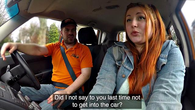 огненная рыжая с жирной жопой скачет на хую инструктора прямо в тачке