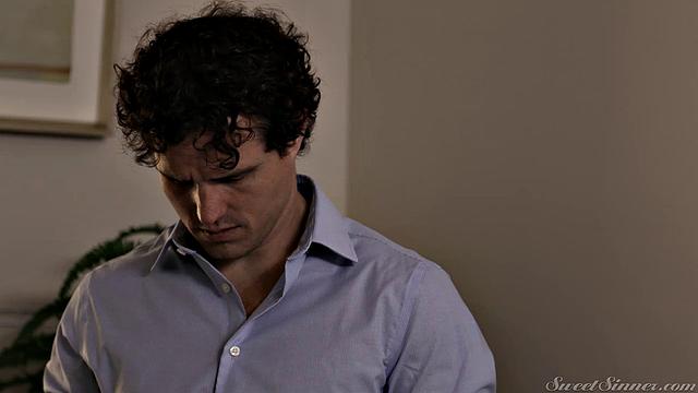 Лейси Леннон изменяет с большим членом, а Куинтон Джеймс ловит кайф от процесса с иронией судьбы.