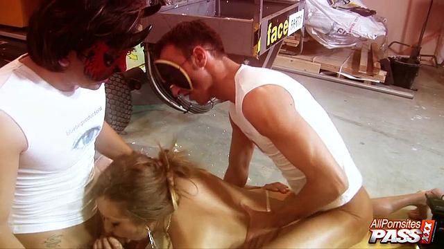 Gabriela Glazer fills every hole