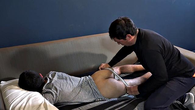 Gaydaddy barebacks 21-year-old Latin bottom until cumshot pleasure