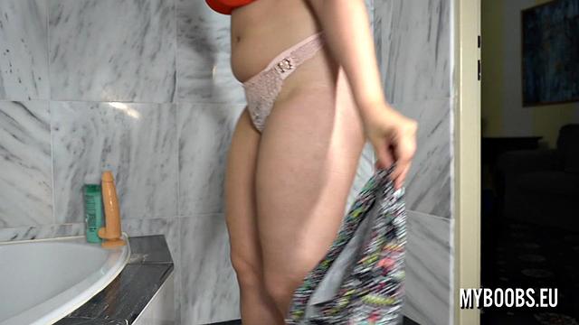 Sofia Lee Pee And Dildo