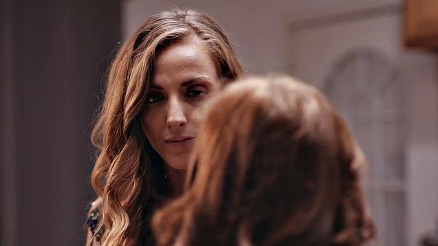 Stepteen practices kissing on milf before oral