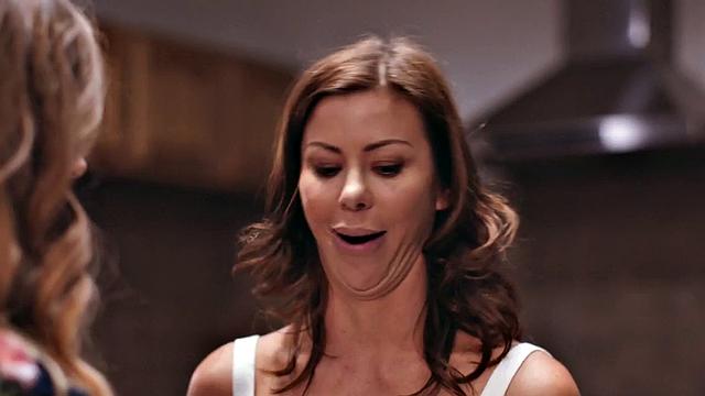 Stepteen practices kissing on milf before oral