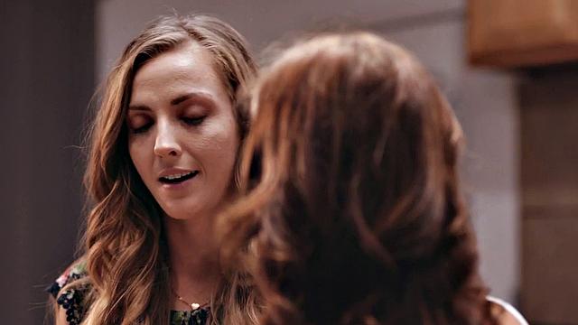 Stepteen practices kissing on milf before oral