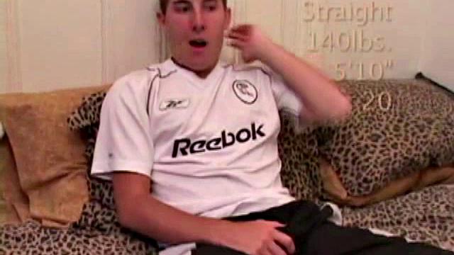 Kiefer Foxx Jerks Off With Toy