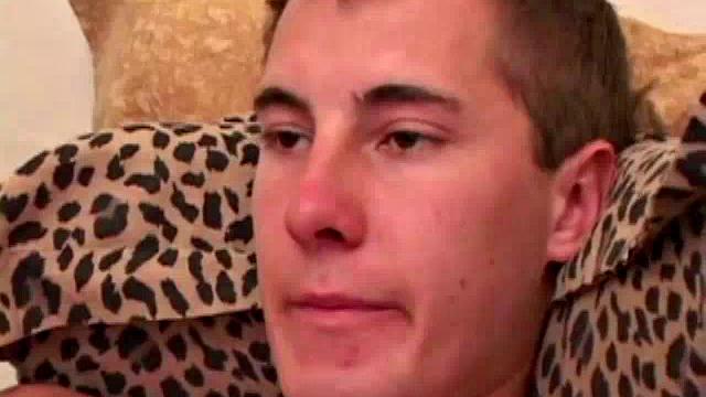 Kiefer Foxx Jerks Off With Toy