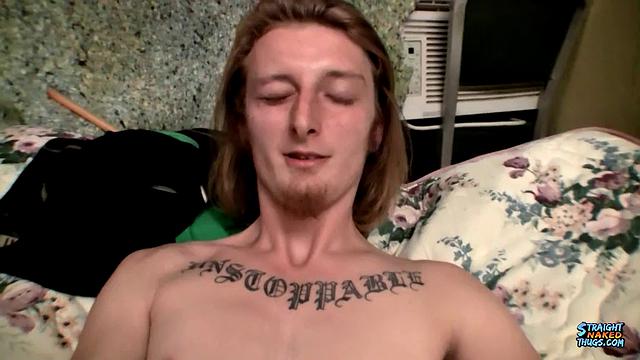Кеннет Слейер дрочит свой рыжий член