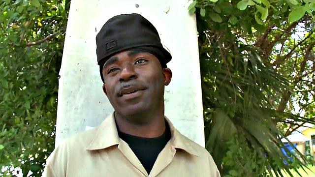 Amateur Black pulled and public fucked outdoor