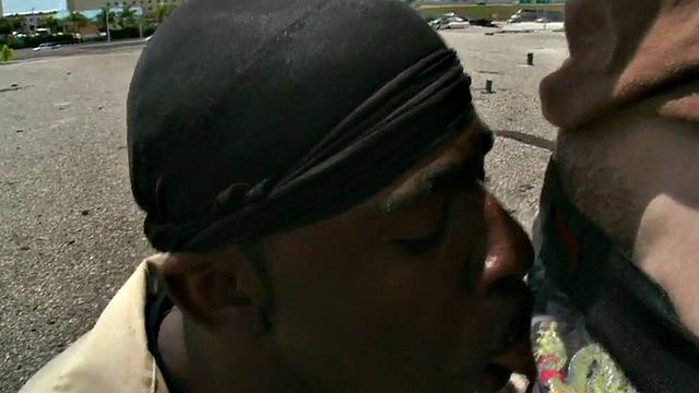 Amateur Black pulled and public fucked outdoor