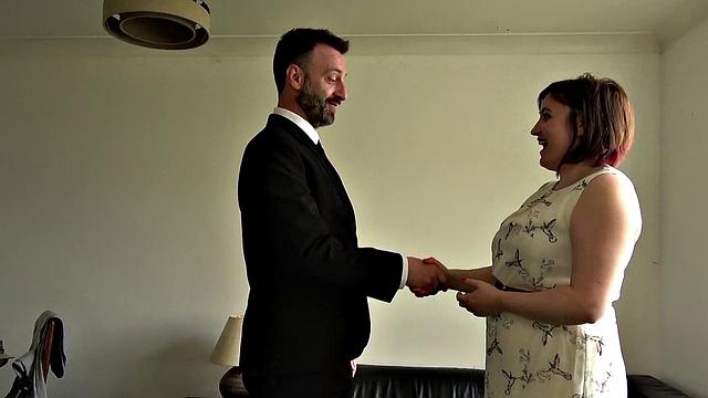 Паскаль жестко трахает пухлую развратницу без остановки