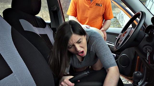Amateur driving student POV banged to pass test