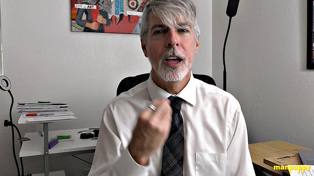 Richard Lennox: Social Media Slacker