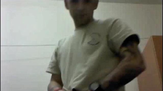 накачанные парни дрочат и кончают на камеру