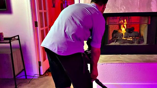 Татуированная лесбиянка разносит обеих в бешеном страпон-трое