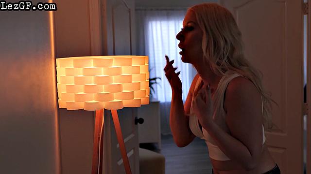 Милфа с подругой устроили лизун-фест и готовы на всё ради оргазма с переворотами на 69.