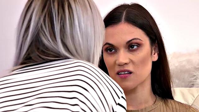 Teen pisses and toys her girlfriend's pussy - Lesbian Pissing