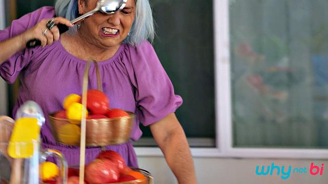 бисексуальный отчим устраивает жаркий тройничок с парой