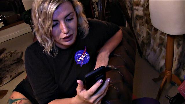 пышная сводная сестра получает по полной и вся в сперме на лице