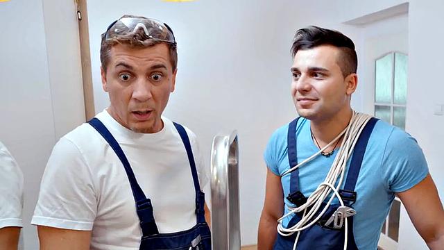 MILF slut enjoys fucking in threesome in wet pussy hole