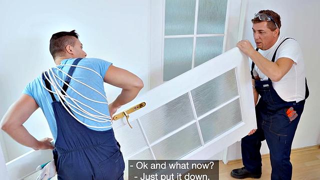 MILF slut enjoys fucking in threesome in wet pussy hole